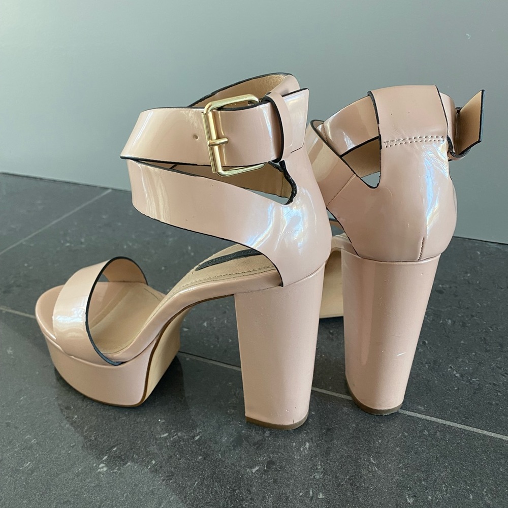 Zara pink-nude sandals